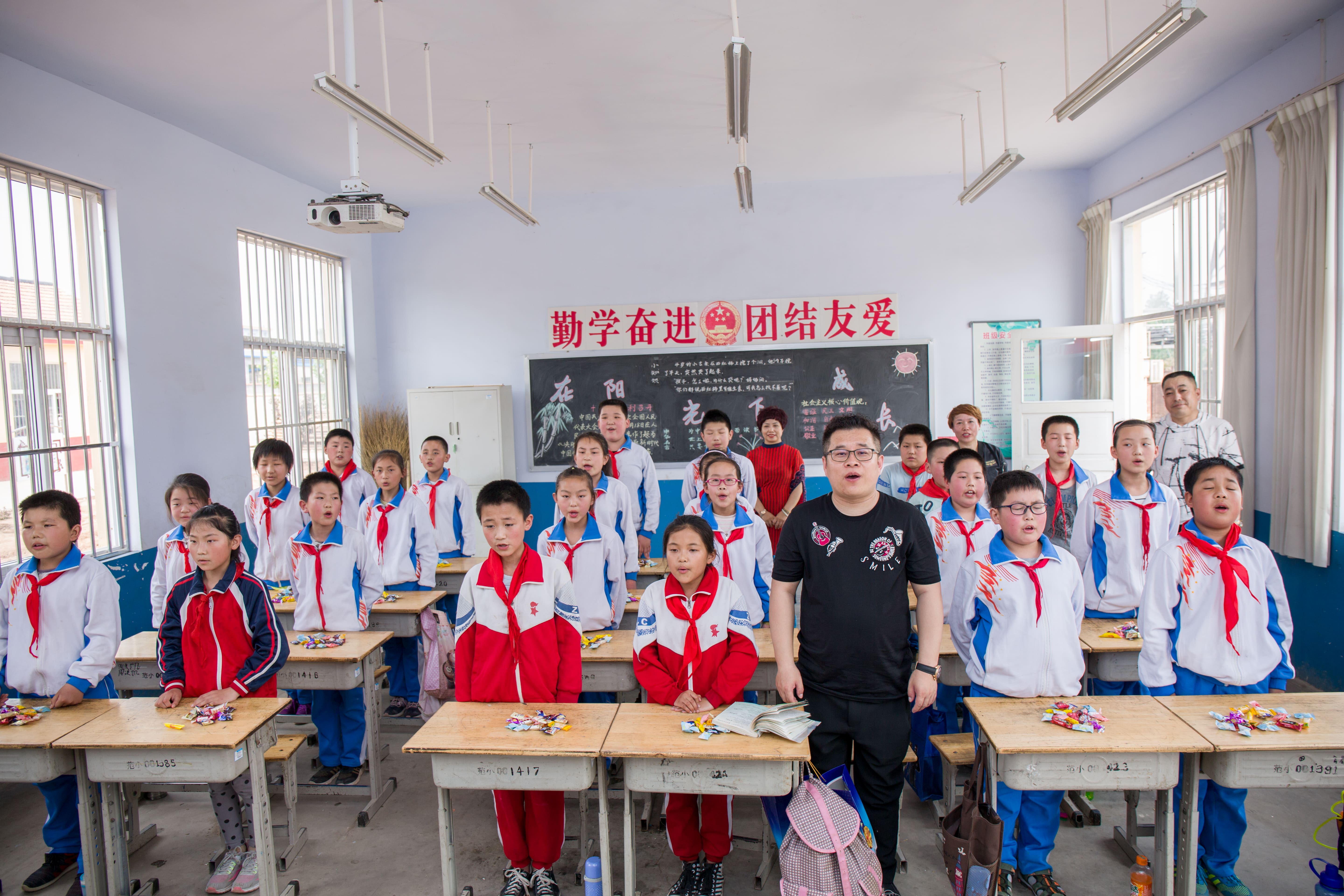 第142所 诸城市贾悦镇范家官庄爱游戏·体育-爱游戏(中国)
鹿永波小学