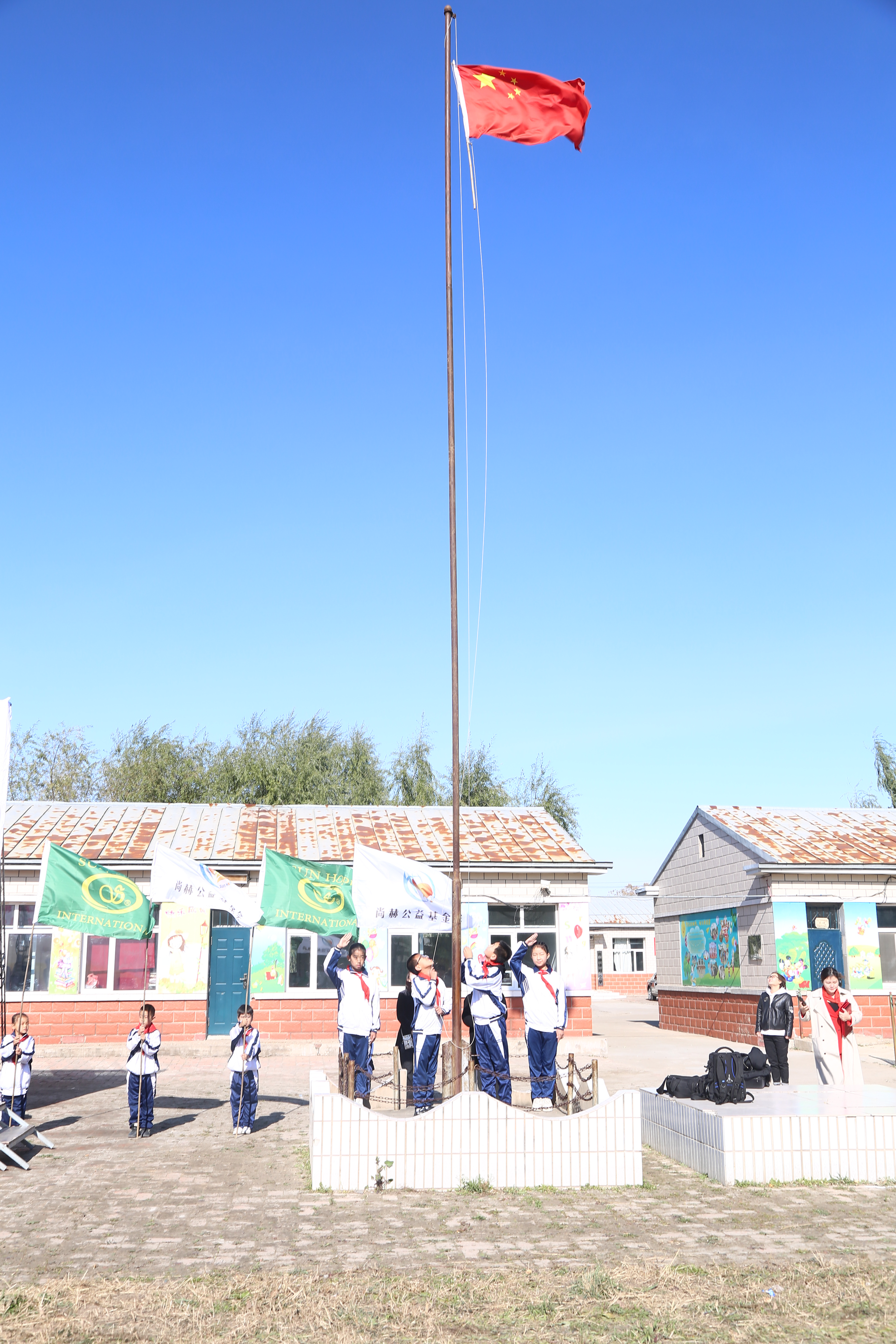 第194所 杜尔伯特蒙古族自治县铁东爱游戏·体育-爱游戏(中国)
徐超小学