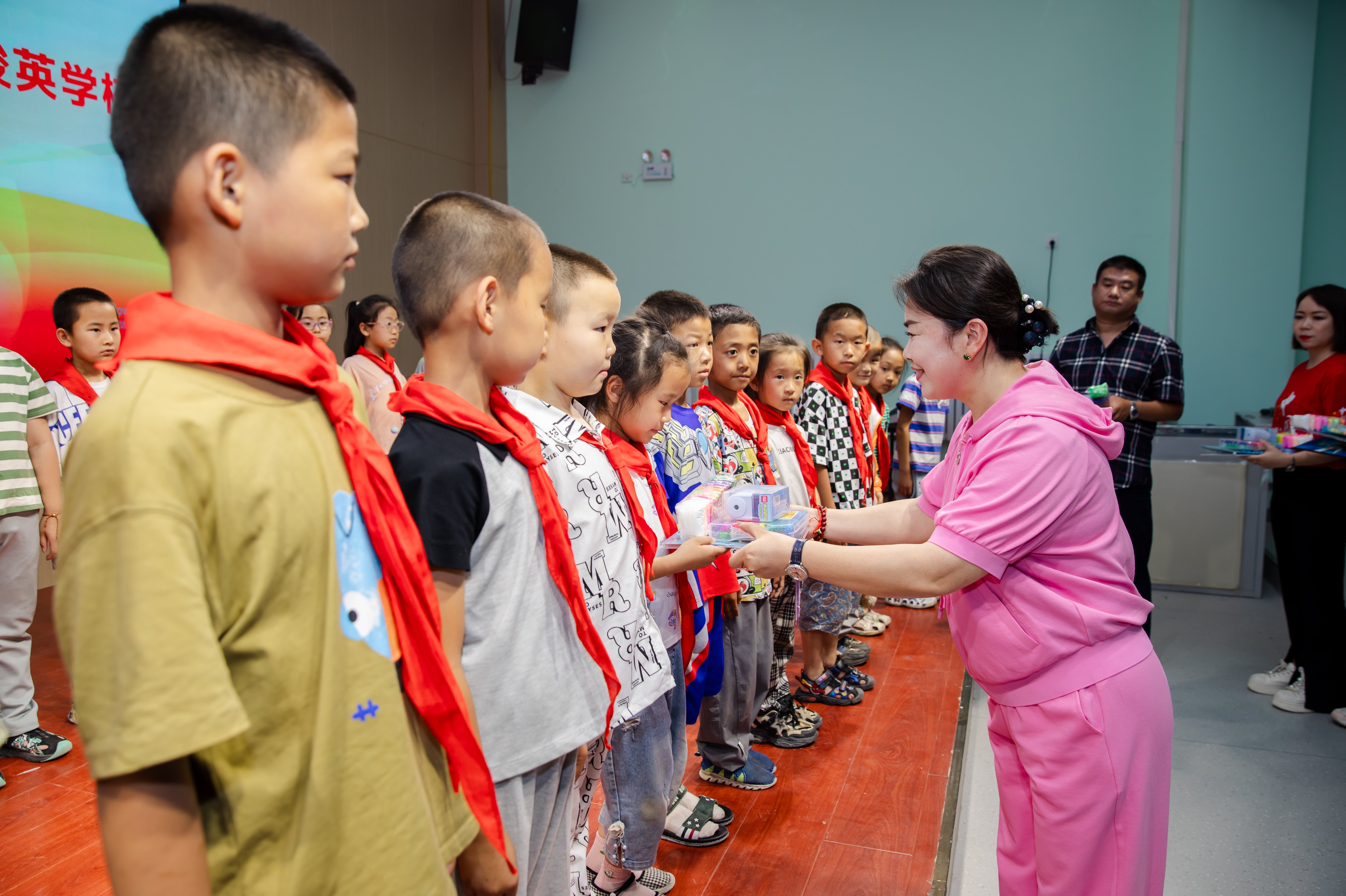 第251所 新疆昌吉州玛纳斯县北五岔镇爱游戏·体育-爱游戏(中国)
王俊英学校