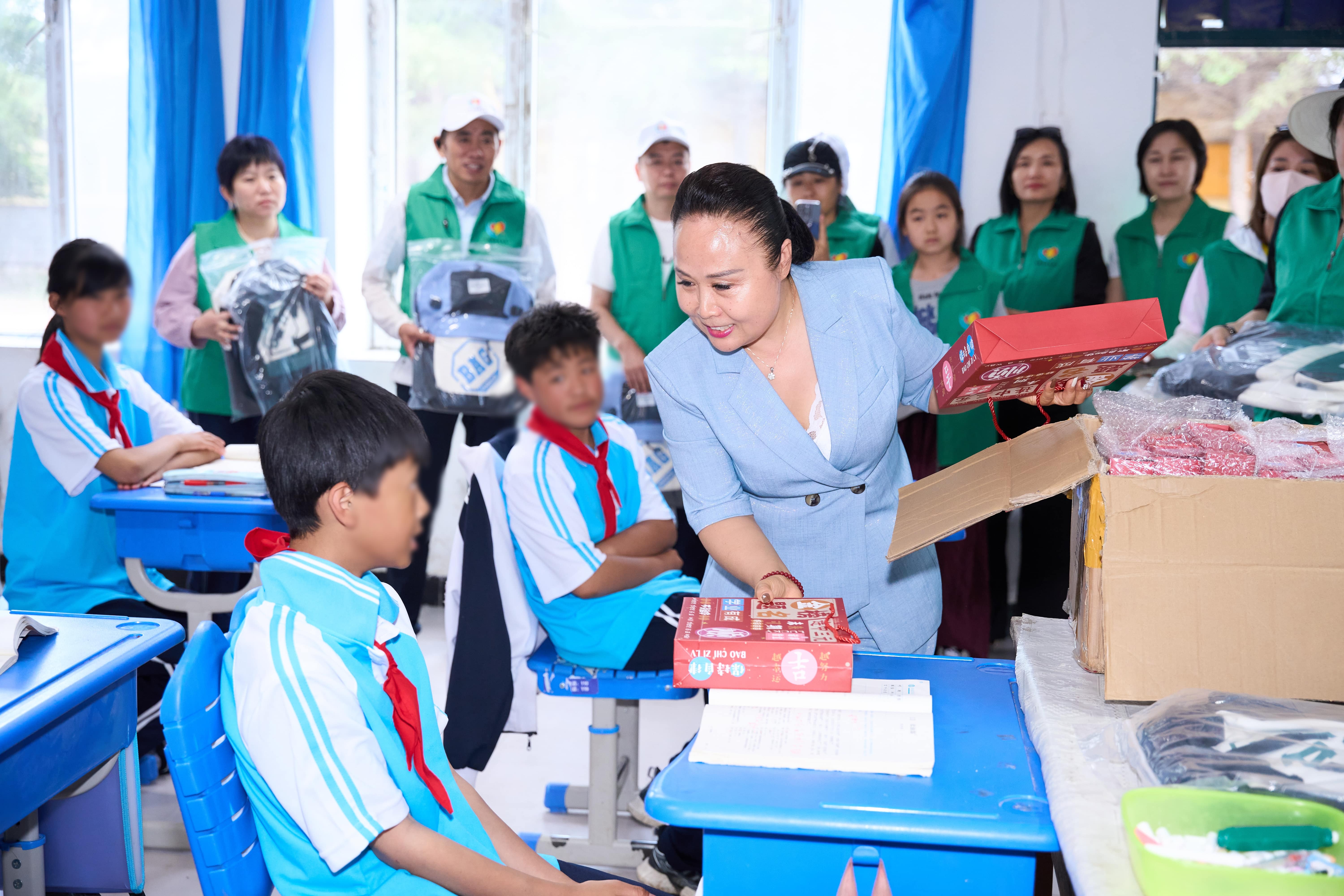 第254所 黑龙江巴彦县黑山镇民乐村爱游戏·体育-爱游戏(中国)
侯玉霞学校