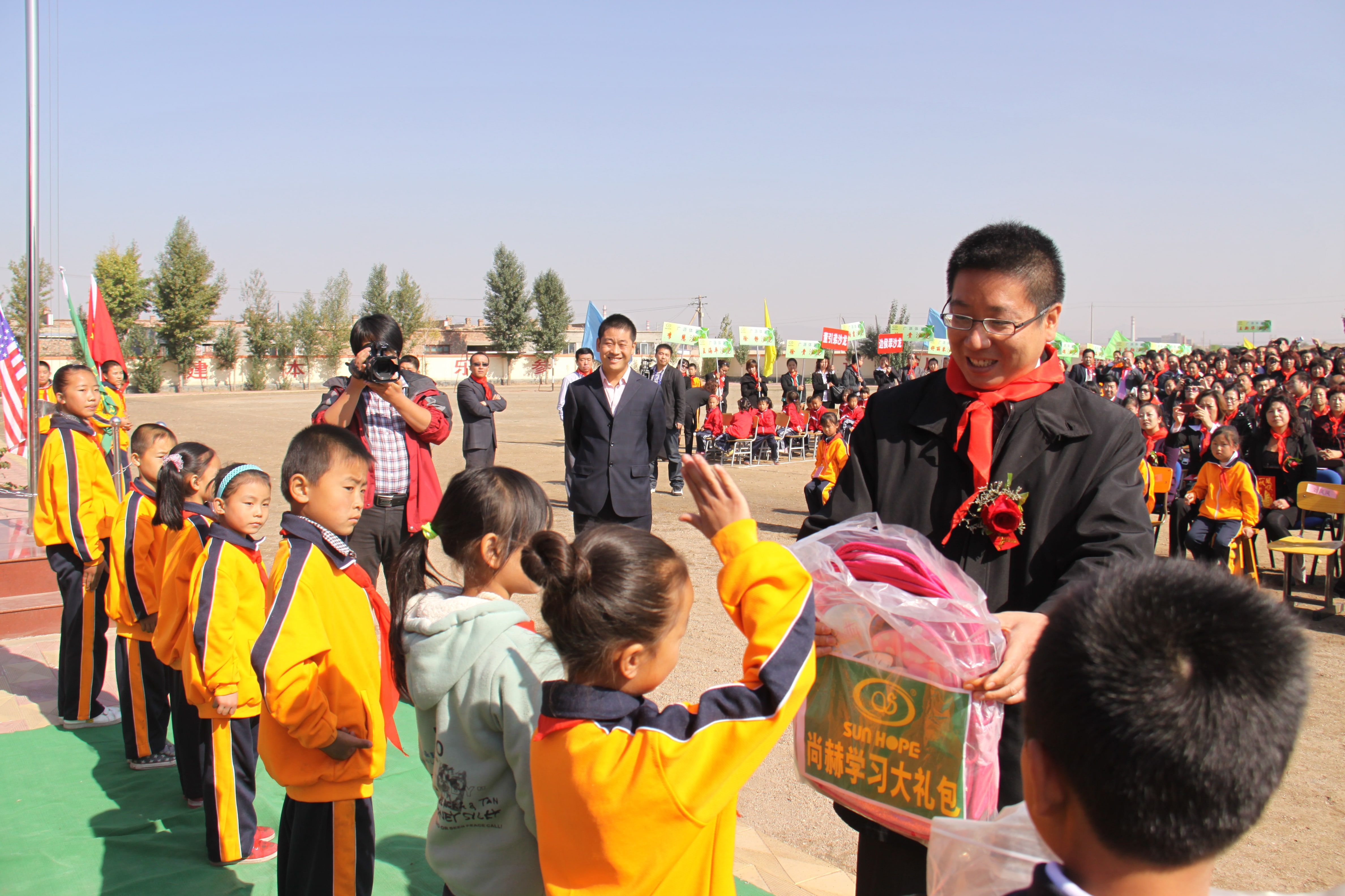 第20所 包头市三道沙河爱游戏·体育-爱游戏(中国)
舒丽琴小学