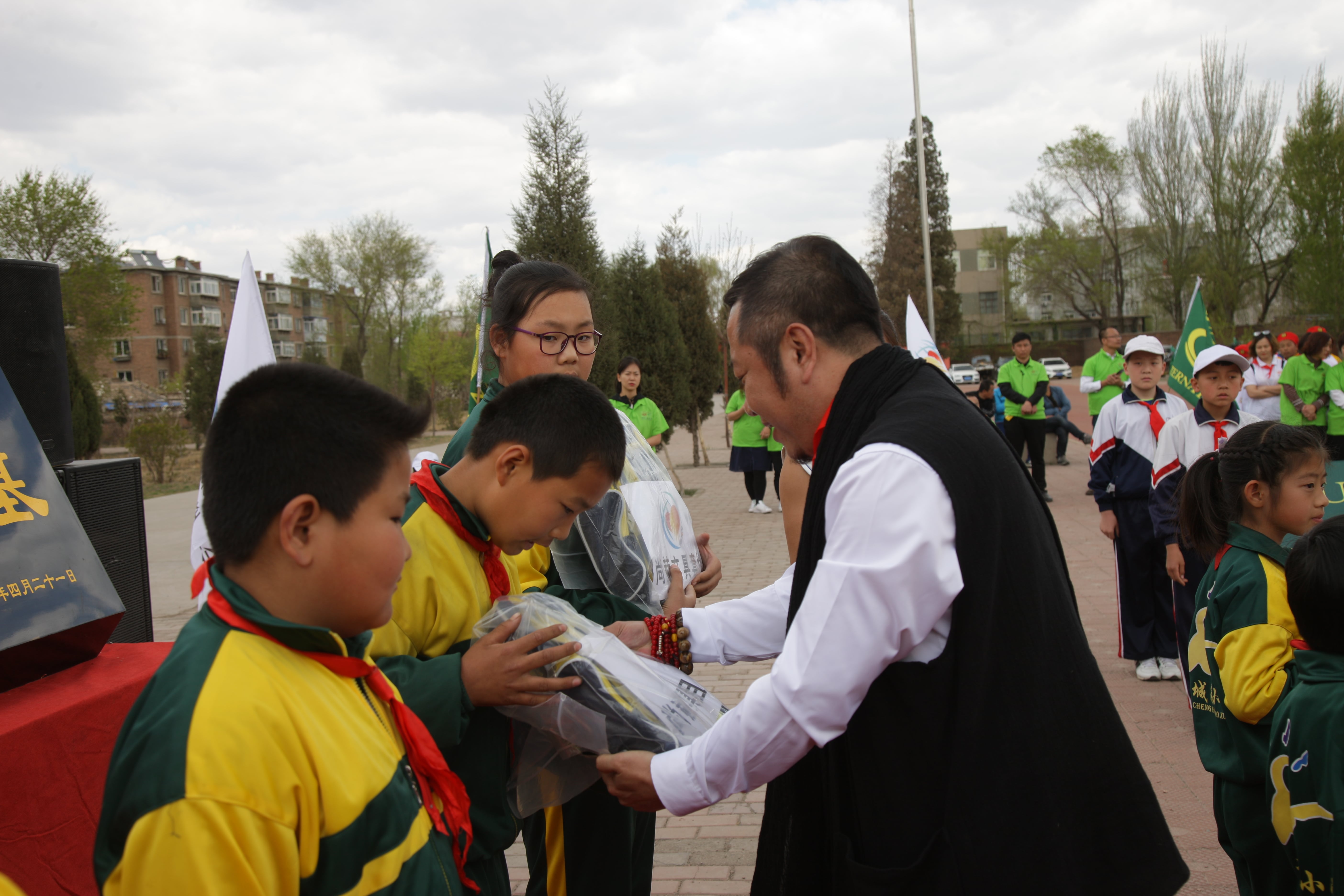 第86所  辽宁省阜新市太平区建业爱游戏·体育-爱游戏(中国)
苗鑫小学