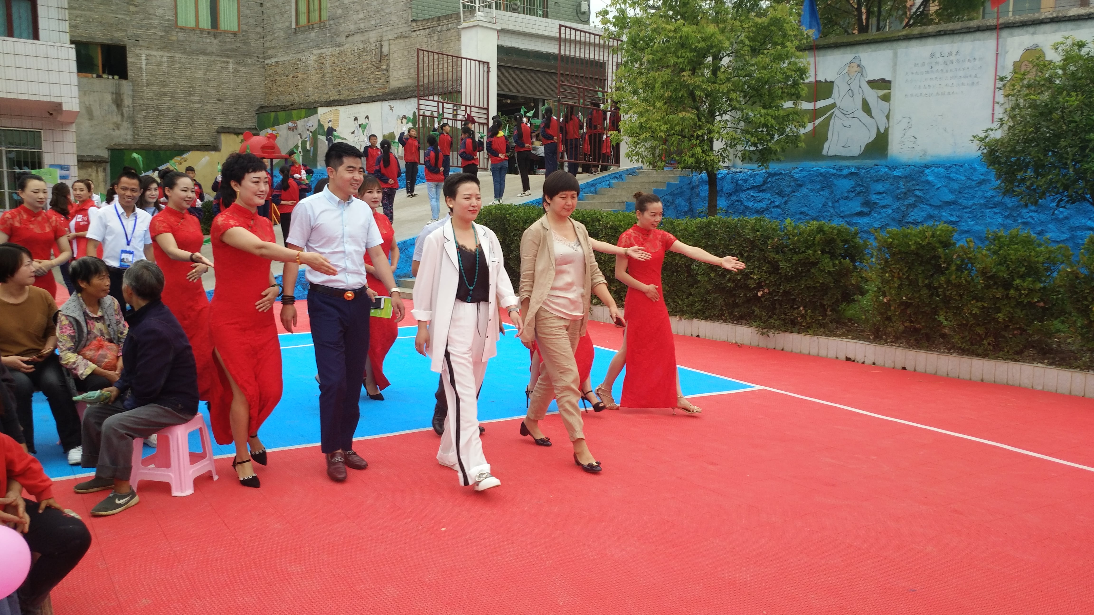 第148所 固阳县新世纪爱游戏·体育-爱游戏(中国)
吴彩勤小学