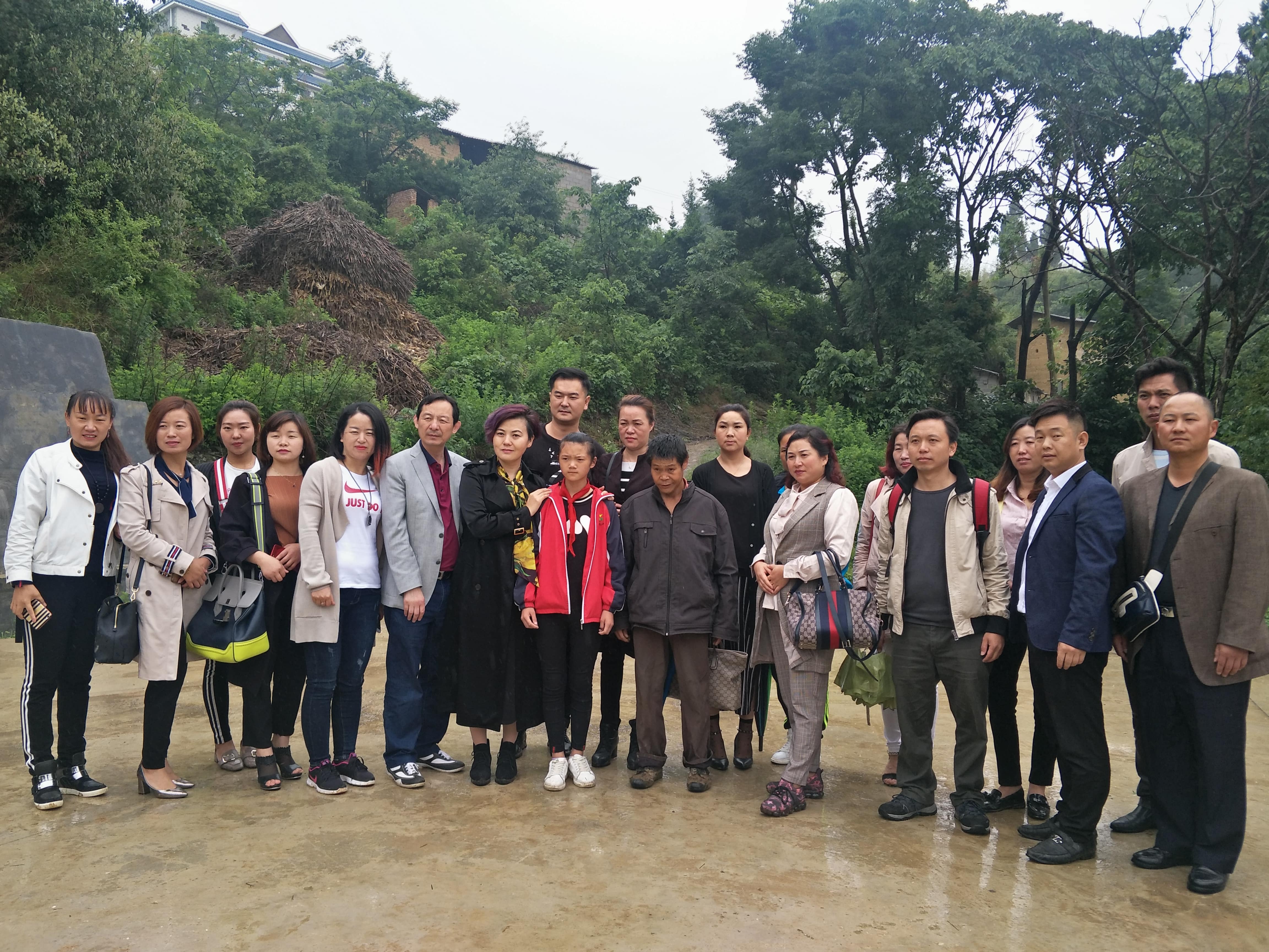 第152所 石林彝族自治县路美邑中心学校路美邑爱游戏·体育-爱游戏(中国)
李凤莲小学