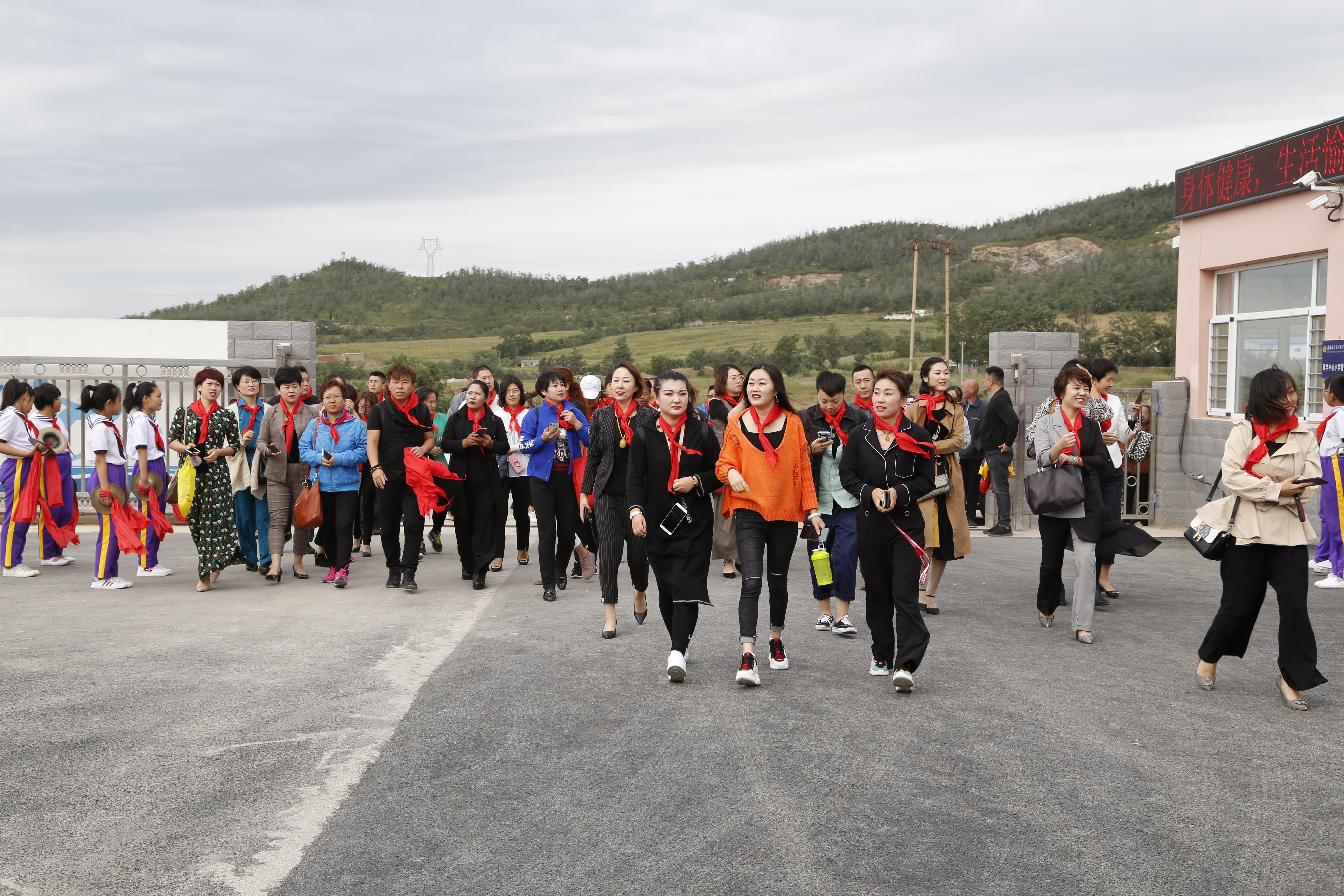 第163所 凌海市双羊镇爱游戏·体育-爱游戏(中国)
孙翔宇小学