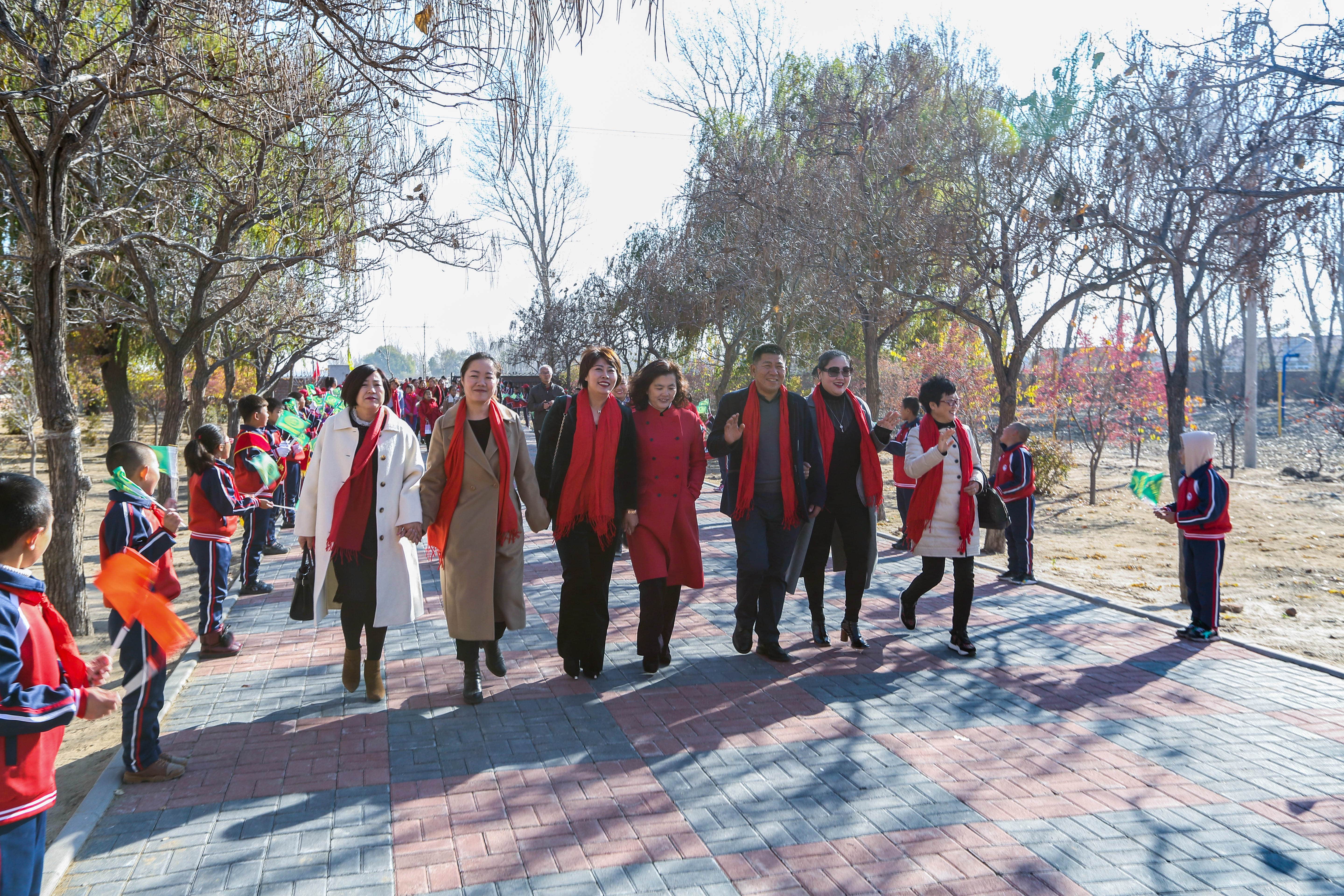 第199所 双辽市红旗街郝家爱游戏·体育-爱游戏(中国)
谭迎春小学